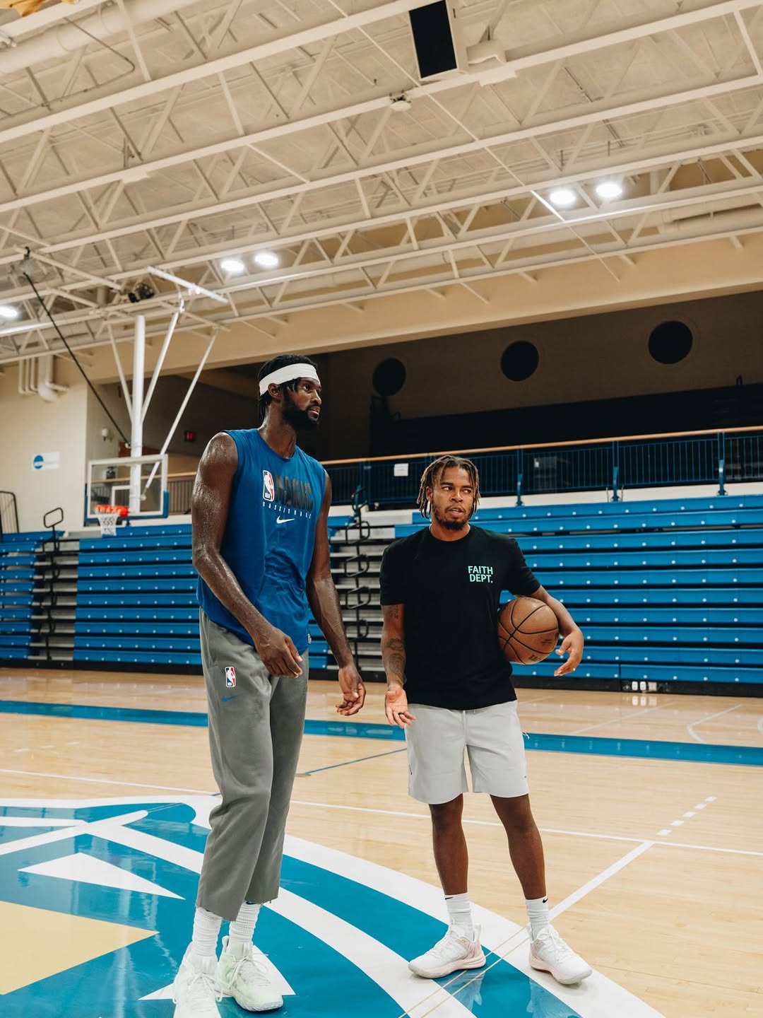 AA, 乔纳森, 艾萨克In